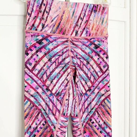 Lululemon Wunder Under Hi-Rise Tight *Central Saint Martins Nulux 28" Size 4 - Picture 8 of 11